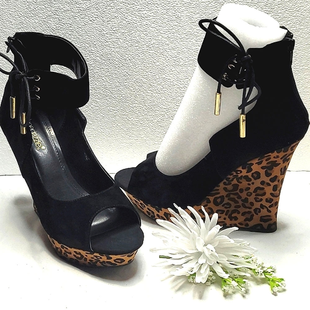 Shoedazzle Sz 10 Black Leppard Wedge